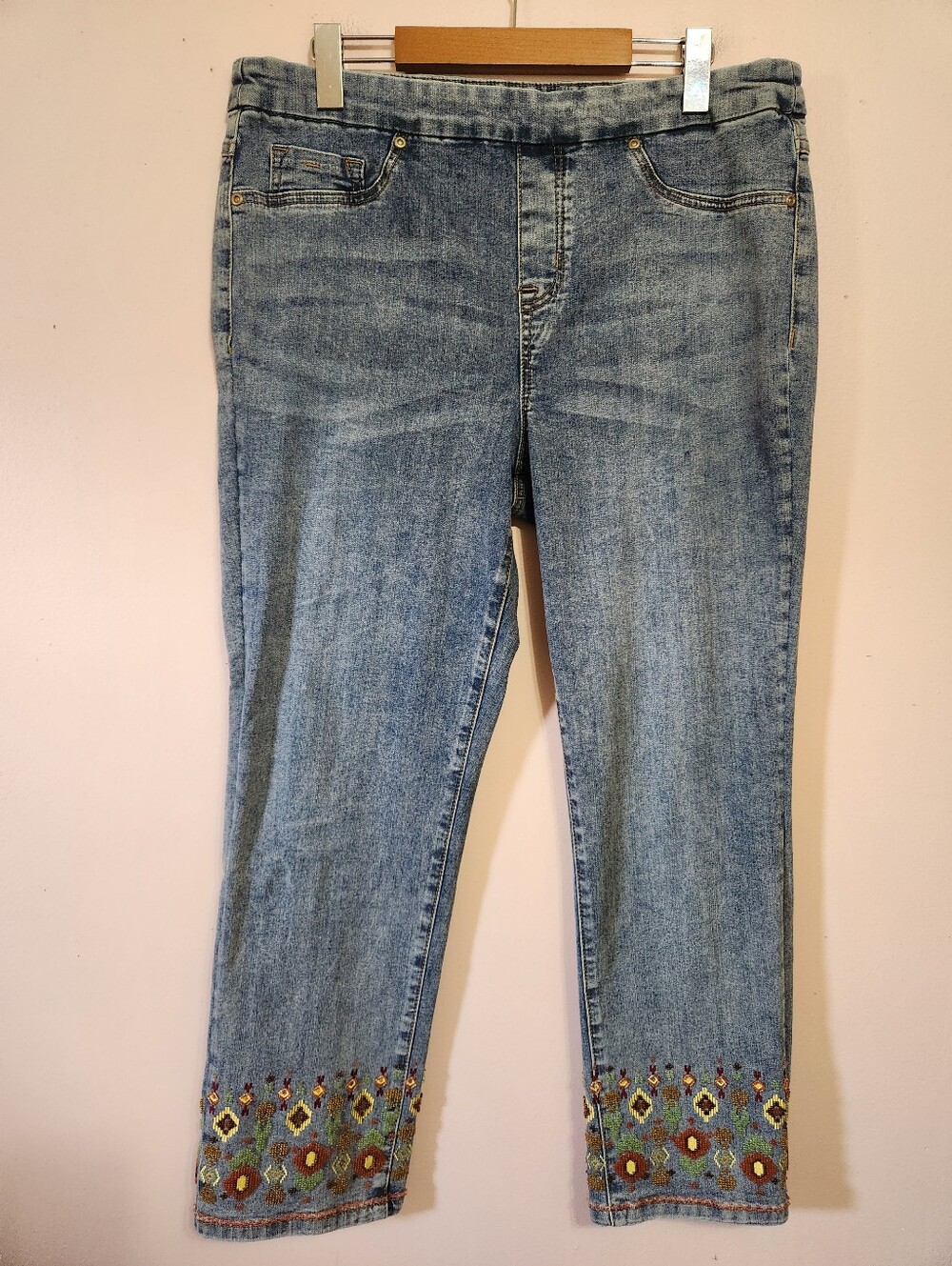 Tribal Jeans Pull-On Boho Embroidered Beaded Hem Denim Ankle Pants Blue Sz 14